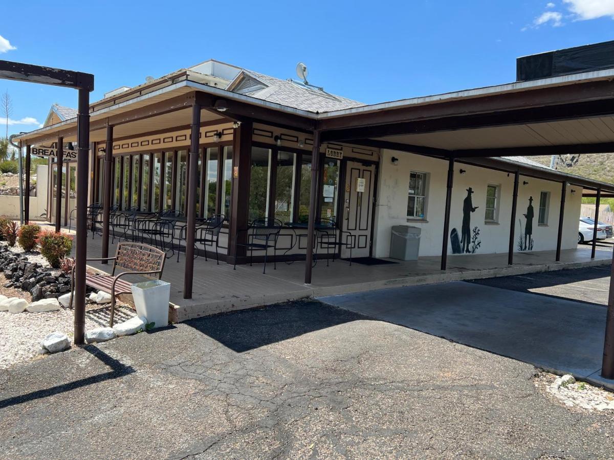 Landmark Lookout Lodge Tombstone Exterior foto