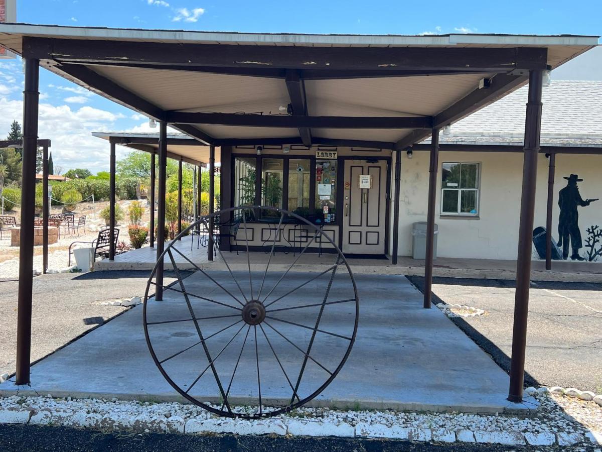 Landmark Lookout Lodge Tombstone Exterior foto