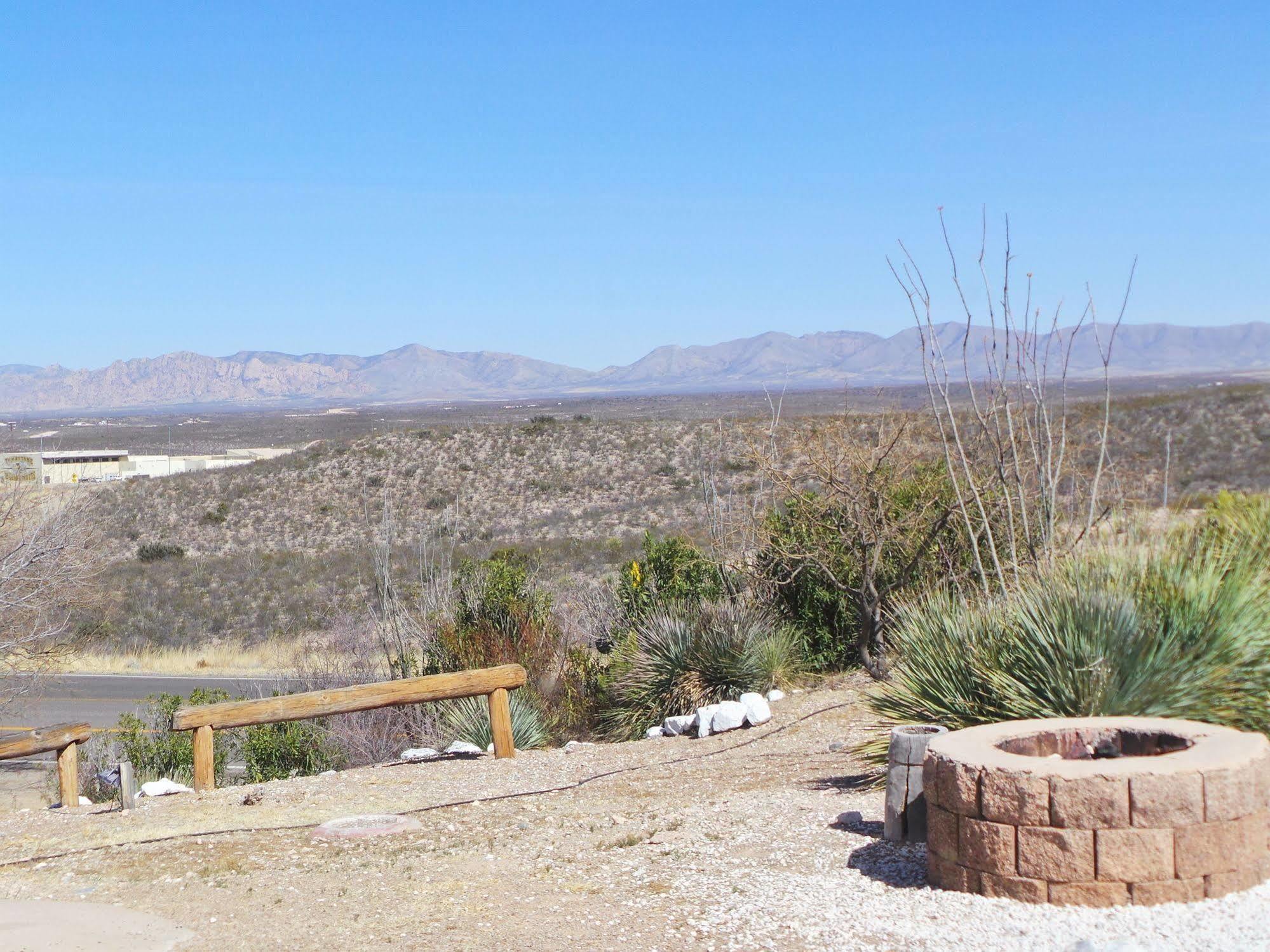 Landmark Lookout Lodge Tombstone Exterior foto